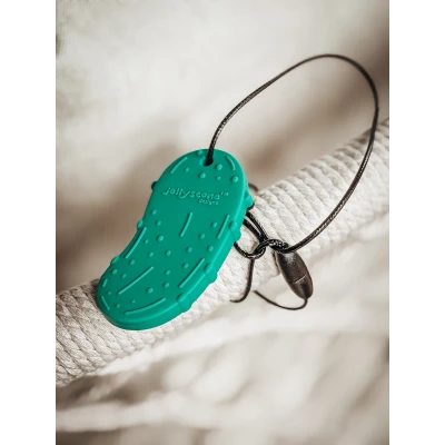 JELLYSTONE DESIGNS Jellystone Gryzak terapeutyczny MEDIUM antystresowy naszyjnik–PICKLE PENDANT