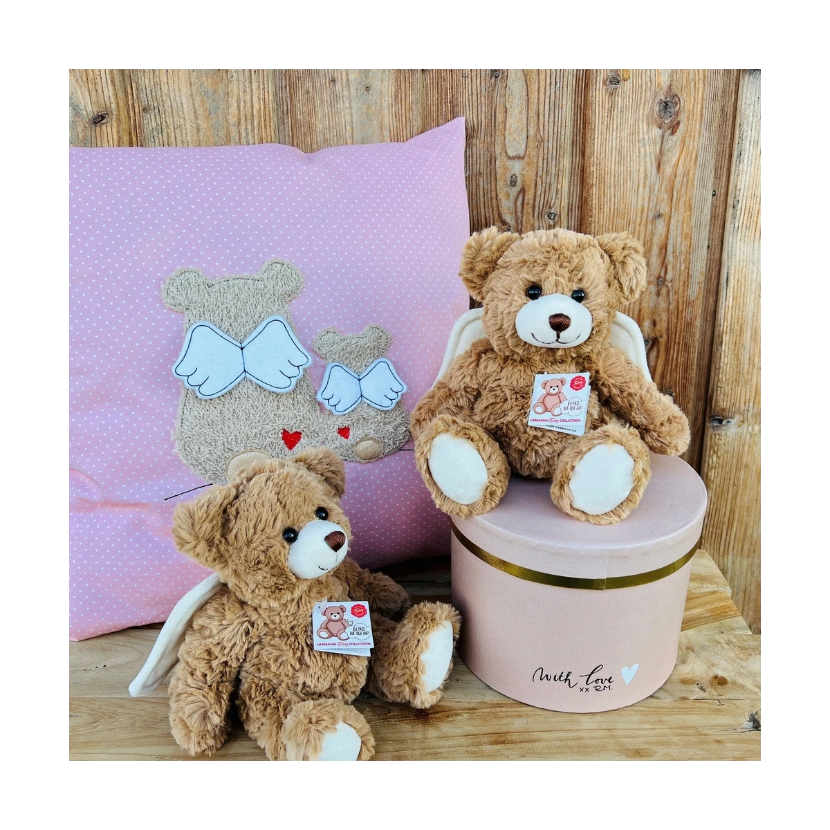 TEDDY HERMANN Maskotka miś pluszowy Anioł Stróż 20 cm z anielskimi skrzydłami